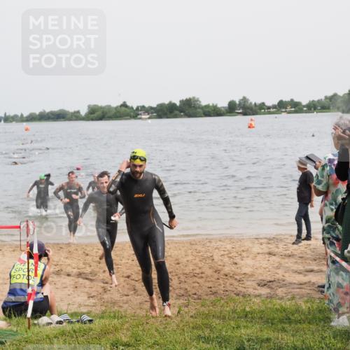 21.06.2025 - 27. Vierlanden-Triathlon MichiJ http://msf.ph/oto/8025657 15.06.2026 10:56:52 Schwimmen 642, 651, 688, 691, 711, 718, 755 meine-sportfotos.de