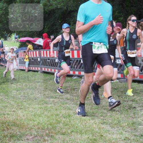 21.06.2025 - 27. Vierlanden-Triathlon KatJ http://msf.ph/oto/8025666 15.06.2025 13:28:21 Ziel 113, 670, 733, 751, 828, 1062, 1063, 1064 meine-sportfotos.de