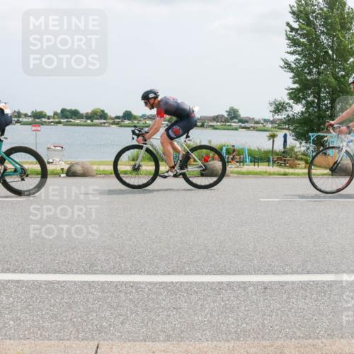 21.06.2025 - 27. Vierlanden-Triathlon H.Heesch http://msf.ph/oto/8025670 15.06.2025 12:07:26 Radfahren 228, 662, 909, 1000, 1001, 1002, 1003 meine-sportfotos.de