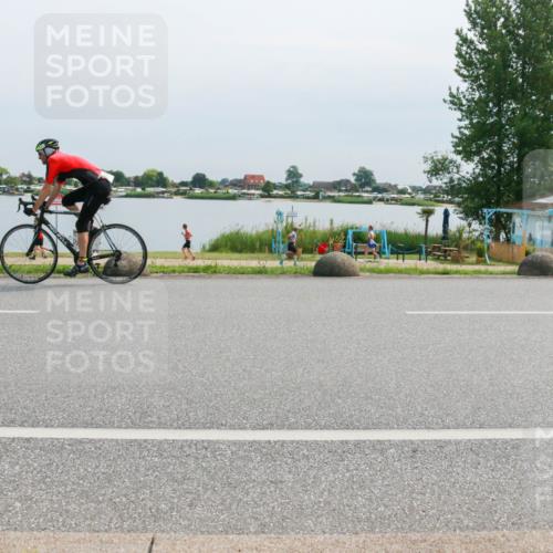 15.06.2025 - 27. Vierlanden-Triathlon H.Heesch http://msf.ph/oto/8025709 15.06.2025 11:17:27 Radfahren 213, 672, 782, 824, 847 meine-sportfotos.de