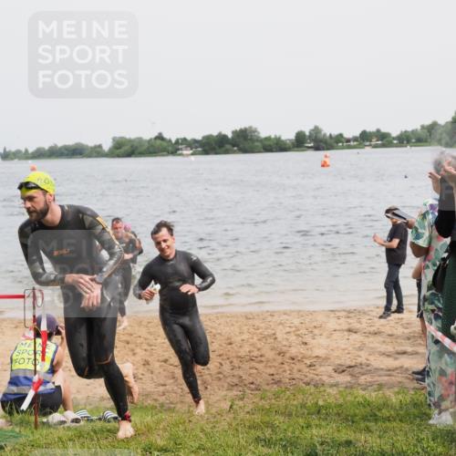 21.06.2025 - 27. Vierlanden-Triathlon MichiJ http://msf.ph/oto/8025713 15.06.2026 10:56:53 Schwimmen 642, 651, 654, 688, 691, 711, 718, 755 meine-sportfotos.de