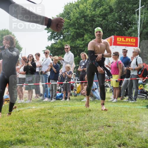 15.06.2025 - 27. Vierlanden-Triathlon KatJ http://msf.ph/oto/8025726 15.06.2025 10:58:43 Schwimmen 636, 667, 684, 732, 743, 747 meine-sportfotos.de