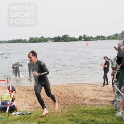 21.06.2025 - 27. Vierlanden-Triathlon MichiJ http://msf.ph/oto/8025732 15.06.2026 10:56:53 Schwimmen 642, 651, 654, 688, 691, 711, 718, 755 meine-sportfotos.de