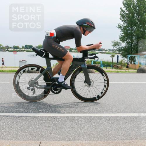 15.06.2025 - 27. Vierlanden-Triathlon H.Heesch http://msf.ph/oto/8025735 15.06.2025 11:17:43 Radfahren 13 meine-sportfotos.de