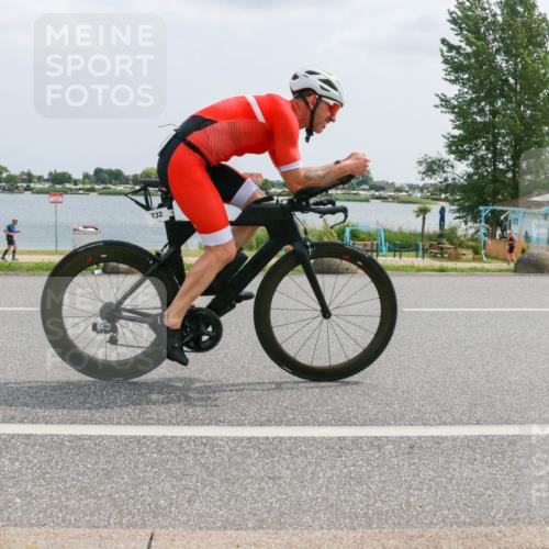 21.06.2025 - 27. Vierlanden-Triathlon H.Heesch http://msf.ph/oto/8025741 15.06.2025 12:07:31 Radfahren 228, 732, 909, 1000, 1001, 1002, 1003 meine-sportfotos.de