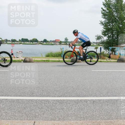 21.06.2025 - 27. Vierlanden-Triathlon H.Heesch http://msf.ph/oto/8025749 15.06.2025 12:07:45 Radfahren 899, 967 meine-sportfotos.de