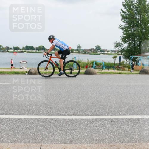 21.06.2025 - 27. Vierlanden-Triathlon H.Heesch http://msf.ph/oto/8025757 15.06.2025 12:07:45 Radfahren 899, 967 meine-sportfotos.de