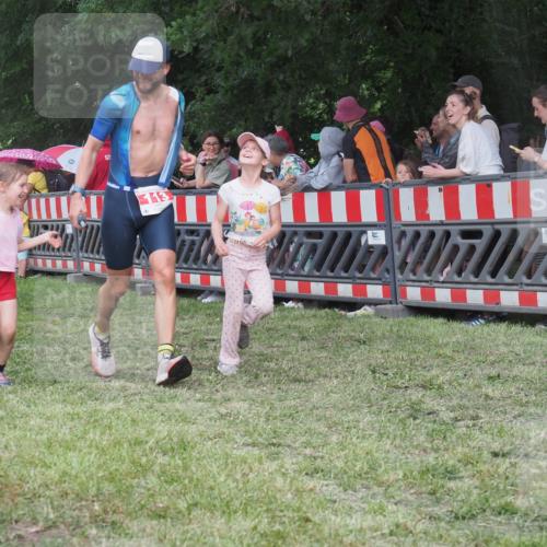 21.06.2025 - 27. Vierlanden-Triathlon KatJ http://msf.ph/oto/8025761 15.06.2025 13:28:23 Ziel 113, 670, 751 meine-sportfotos.de
