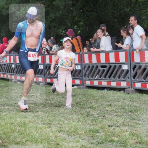 21.06.2025 - 27. Vierlanden-Triathlon KatJ http://msf.ph/oto/8025779 15.06.2025 13:28:23 Ziel 113, 670, 751 meine-sportfotos.de