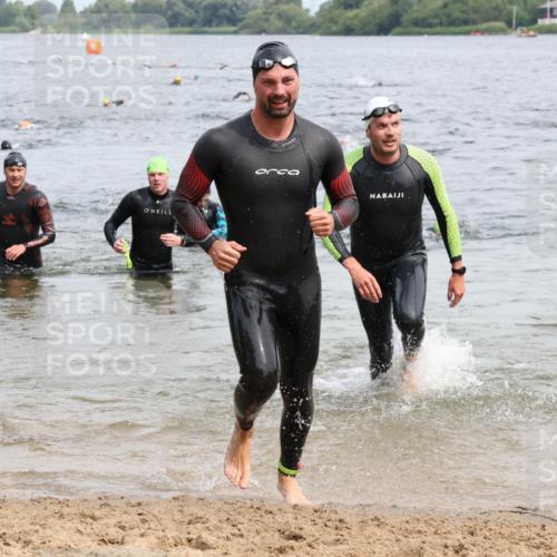 15.06.2025 - 27. Vierlanden-Triathlon Lena Gebhardt http://msf.ph/oto/8025797 15.06.2025 10:57:45 Schwimmen 686, 705, 707, 738, 774 meine-sportfotos.de
