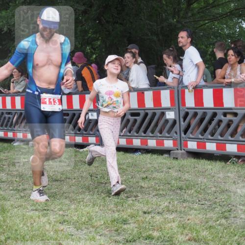 21.06.2025 - 27. Vierlanden-Triathlon KatJ http://msf.ph/oto/8025799 15.06.2025 13:28:23 Ziel 113, 670, 751 meine-sportfotos.de