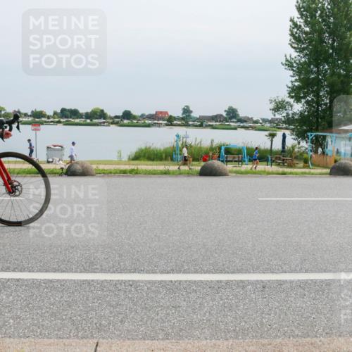 15.06.2025 - 27. Vierlanden-Triathlon H.Heesch http://msf.ph/oto/8025801 15.06.2025 11:17:52 Radfahren 7, 148, 153, 154, 720, 947 meine-sportfotos.de