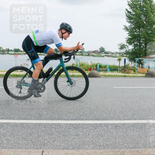 21.06.2025 - 27. Vierlanden-Triathlon H.Heesch http://msf.ph/oto/8025807 15.06.2025 12:07:59 Radfahren 218, 224, 716, 908, 935 meine-sportfotos.de