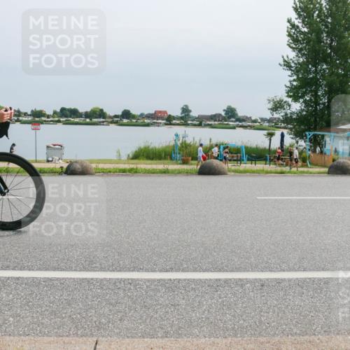 15.06.2025 - 27. Vierlanden-Triathlon H.Heesch http://msf.ph/oto/8025845 15.06.2025 11:17:57 Radfahren 154, 199, 830 meine-sportfotos.de