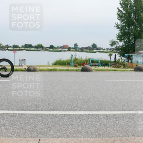 15.06.2025 - 27. Vierlanden-Triathlon H.Heesch http://msf.ph/oto/8025869 15.06.2025 11:18:14 Radfahren 829, 845 meine-sportfotos.de