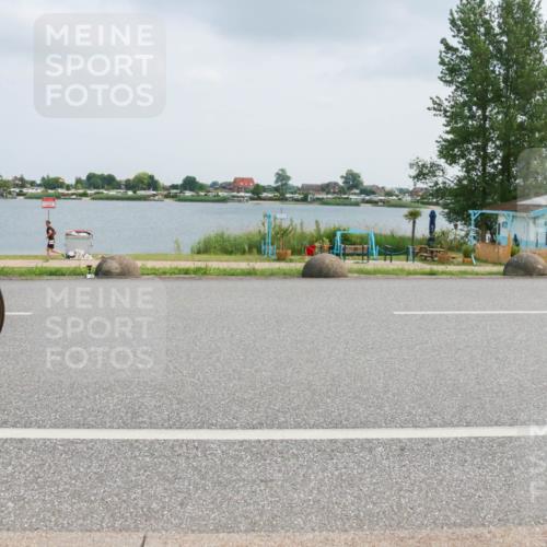 21.06.2025 - 27. Vierlanden-Triathlon H.Heesch http://msf.ph/oto/8025878 15.06.2025 12:09:06 Radfahren 815, 838, 889 meine-sportfotos.de