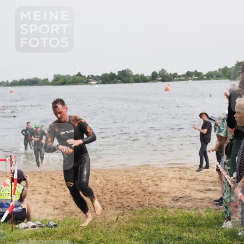 21.06.2025 - 27. Vierlanden-Triathlon MichiJ http://msf.ph/oto/8025882 15.06.2026 10:56:55 Schwimmen 642, 651, 654, 688, 711, 718, 755 meine-sportfotos.de