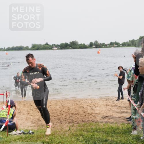 21.06.2025 - 27. Vierlanden-Triathlon MichiJ http://msf.ph/oto/8025887 15.06.2026 10:56:56 Schwimmen 642, 651, 654, 688, 711, 718, 755 meine-sportfotos.de