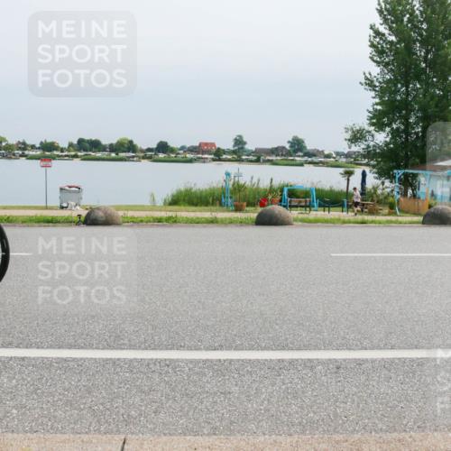 15.06.2025 - 27. Vierlanden-Triathlon H.Heesch http://msf.ph/oto/8025908 15.06.2025 11:18:28 Radfahren 219, 236, 750 meine-sportfotos.de