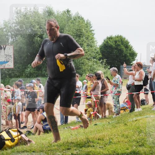 15.06.2025 - 27. Vierlanden-Triathlon KatJ http://msf.ph/oto/8025917 15.06.2025 10:58:59 Schwimmen 709, 743, 760 meine-sportfotos.de