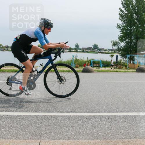 15.06.2025 - 27. Vierlanden-Triathlon H.Heesch http://msf.ph/oto/8025918 15.06.2025 11:18:29 Radfahren 219, 236, 750 meine-sportfotos.de