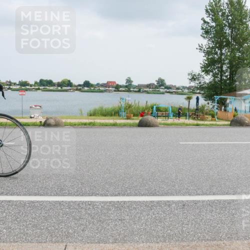 21.06.2025 - 27. Vierlanden-Triathlon H.Heesch http://msf.ph/oto/8025923 15.06.2025 12:09:16 Radfahren 895, 923 meine-sportfotos.de