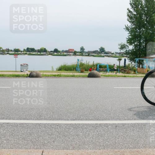 15.06.2025 - 27. Vierlanden-Triathlon H.Heesch http://msf.ph/oto/8025932 15.06.2025 11:18:29 Radfahren 219, 236, 750 meine-sportfotos.de