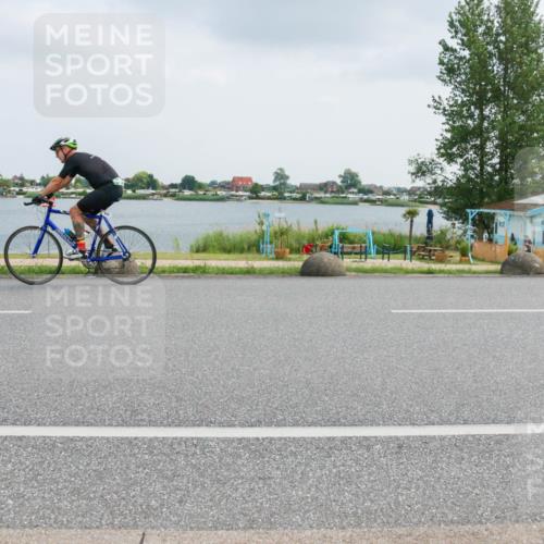 21.06.2025 - 27. Vierlanden-Triathlon H.Heesch http://msf.ph/oto/8025933 15.06.2025 12:09:19 Radfahren 692, 834, 895, 923 meine-sportfotos.de