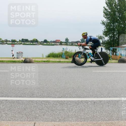 15.06.2025 - 27. Vierlanden-Triathlon H.Heesch http://msf.ph/oto/8025959 15.06.2025 11:18:35 Radfahren 236, 836 meine-sportfotos.de