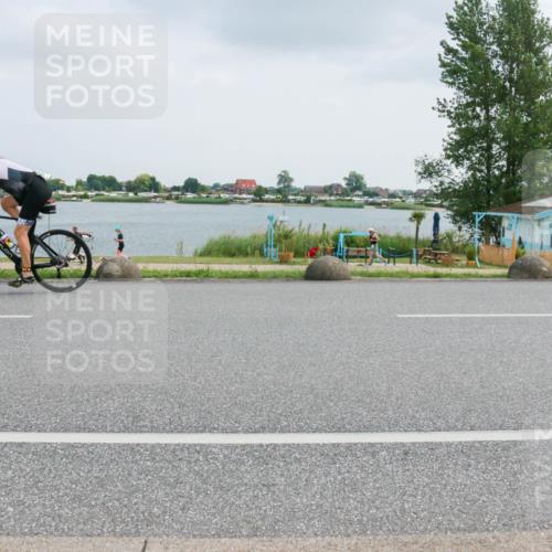 21.06.2025 - 27. Vierlanden-Triathlon H.Heesch http://msf.ph/oto/8025964 15.06.2025 12:09:27 Radfahren 800 meine-sportfotos.de