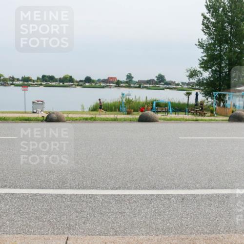 15.06.2025 - 27. Vierlanden-Triathlon H.Heesch http://msf.ph/oto/8025979 15.06.2025 11:18:47 Radfahren 832, 846 meine-sportfotos.de