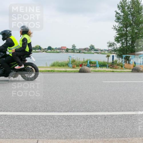 21.06.2025 - 27. Vierlanden-Triathlon H.Heesch http://msf.ph/oto/8025986 15.06.2025 12:09:33 Radfahren 759, 800 meine-sportfotos.de