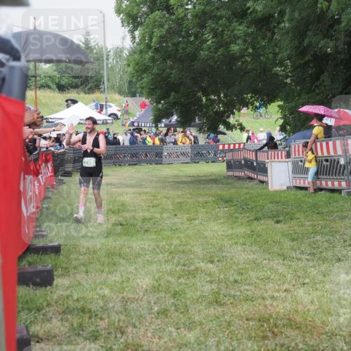 21.06.2025 - 27. Vierlanden-Triathlon KatJ http://msf.ph/oto/8025987 15.06.2025 13:28:49 Ziel 706 meine-sportfotos.de