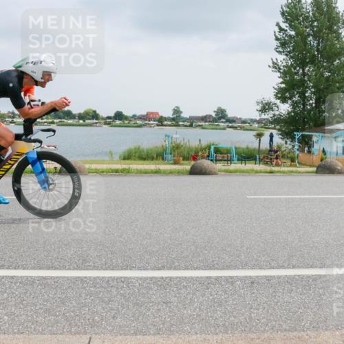 21.06.2025 - 27. Vierlanden-Triathlon H.Heesch http://msf.ph/oto/8026005 15.06.2025 12:09:40 Radfahren 854, 955, 965 meine-sportfotos.de