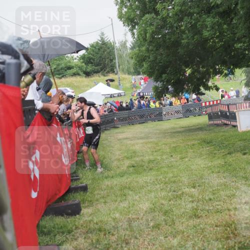 21.06.2025 - 27. Vierlanden-Triathlon KatJ http://msf.ph/oto/8026015 15.06.2025 13:28:50 Ziel 706 meine-sportfotos.de