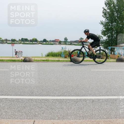 15.06.2025 - 27. Vierlanden-Triathlon H.Heesch http://msf.ph/oto/8026056 15.06.2025 11:18:49 Radfahren 745, 832, 846, 863 meine-sportfotos.de