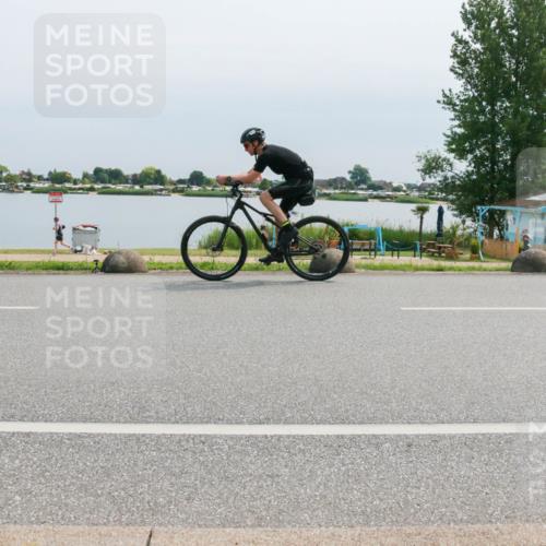 15.06.2025 - 27. Vierlanden-Triathlon H.Heesch http://msf.ph/oto/8026064 15.06.2025 11:18:49 Radfahren 745, 832, 846, 863 meine-sportfotos.de