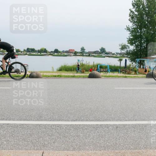 15.06.2025 - 27. Vierlanden-Triathlon H.Heesch http://msf.ph/oto/8026077 15.06.2025 11:18:49 Radfahren 745, 832, 846, 863 meine-sportfotos.de