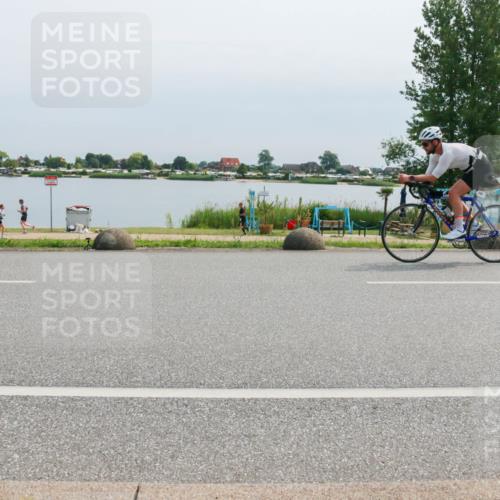 15.06.2025 - 27. Vierlanden-Triathlon H.Heesch http://msf.ph/oto/8026084 15.06.2025 11:18:49 Radfahren 745, 832, 846, 863 meine-sportfotos.de