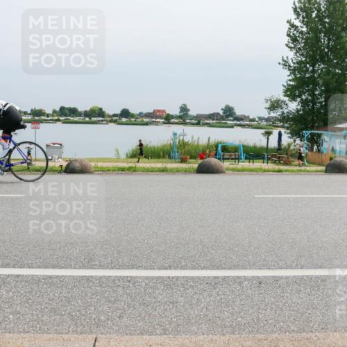 15.06.2025 - 27. Vierlanden-Triathlon H.Heesch http://msf.ph/oto/8026106 15.06.2025 11:18:50 Radfahren 745, 832, 863 meine-sportfotos.de