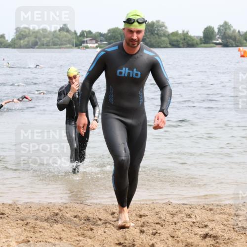 15.06.2025 - 27. Vierlanden-Triathlon Lena Gebhardt http://msf.ph/oto/8026111 15.06.2025 10:58:03 Schwimmen 640, 647, 705, 738, 762 meine-sportfotos.de