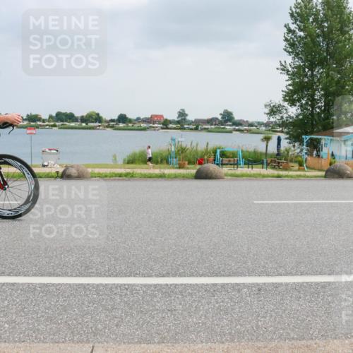 21.06.2025 - 27. Vierlanden-Triathlon H.Heesch http://msf.ph/oto/8026131 15.06.2025 12:10:35 Radfahren 654, 685, 707 meine-sportfotos.de