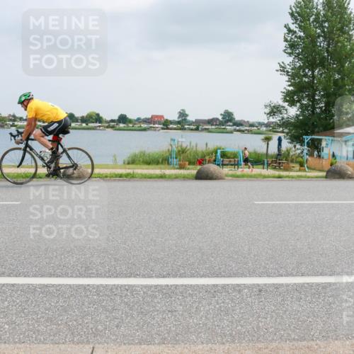 21.06.2025 - 27. Vierlanden-Triathlon H.Heesch http://msf.ph/oto/8026158 15.06.2025 12:10:44 Radfahren 837, 956 meine-sportfotos.de