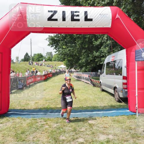 21.06.2025 - 27. Vierlanden-Triathlon MichiJ http://msf.ph/oto/8026163 15.06.2026 11:57:43 Ziel 478, 563 meine-sportfotos.de