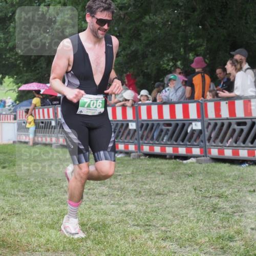 21.06.2025 - 27. Vierlanden-Triathlon KatJ http://msf.ph/oto/8026178 15.06.2025 13:28:59 Ziel 706 meine-sportfotos.de
