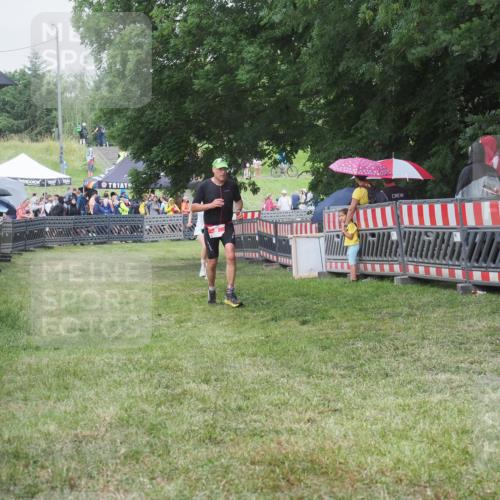 21.06.2025 - 27. Vierlanden-Triathlon KatJ http://msf.ph/oto/8026225 15.06.2025 13:29:12 Ziel 9, 952 meine-sportfotos.de