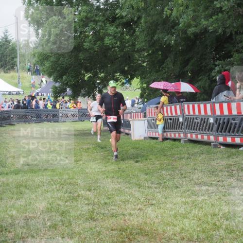 21.06.2025 - 27. Vierlanden-Triathlon KatJ http://msf.ph/oto/8026237 15.06.2025 13:29:12 Ziel 9, 952 meine-sportfotos.de
