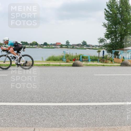 21.06.2025 - 27. Vierlanden-Triathlon H.Heesch http://msf.ph/oto/8026238 15.06.2025 12:11:21 Radfahren 913 meine-sportfotos.de