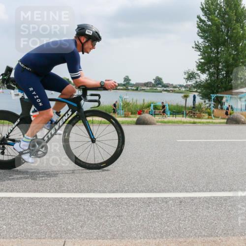 21.06.2025 - 27. Vierlanden-Triathlon H.Heesch http://msf.ph/oto/8026282 15.06.2025 12:11:29 Radfahren 705, 1014, 1015, 1016, 1017, 1018, 1024 meine-sportfotos.de