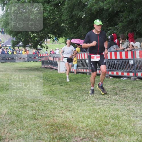 21.06.2025 - 27. Vierlanden-Triathlon KatJ http://msf.ph/oto/8026315 15.06.2025 13:29:14 Ziel 9, 952 meine-sportfotos.de